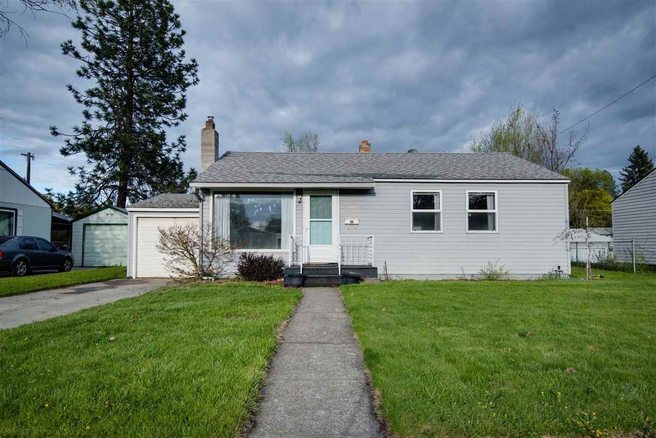 Property Photo:  5928 N Milton St  WA 99205 