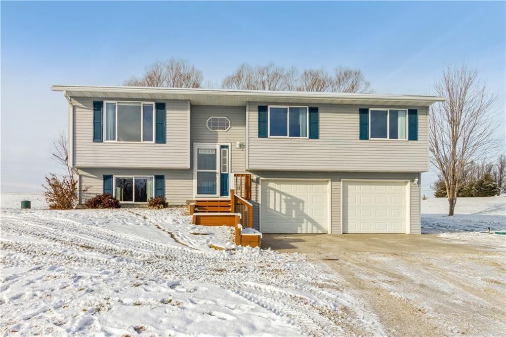 Property Photo:  151 Hi-View Drive  IA 50138 
