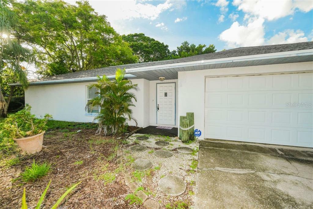 Property Photo:  519 McArthur Avenue  FL 34243 