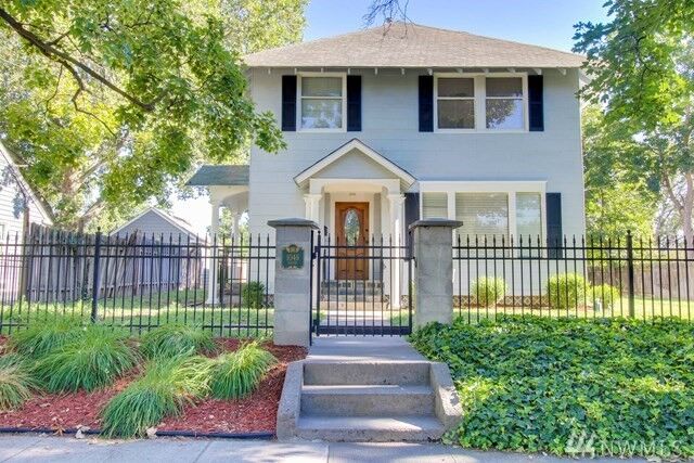 Property Photo:  1046 Boyer Ave  WA 99362 