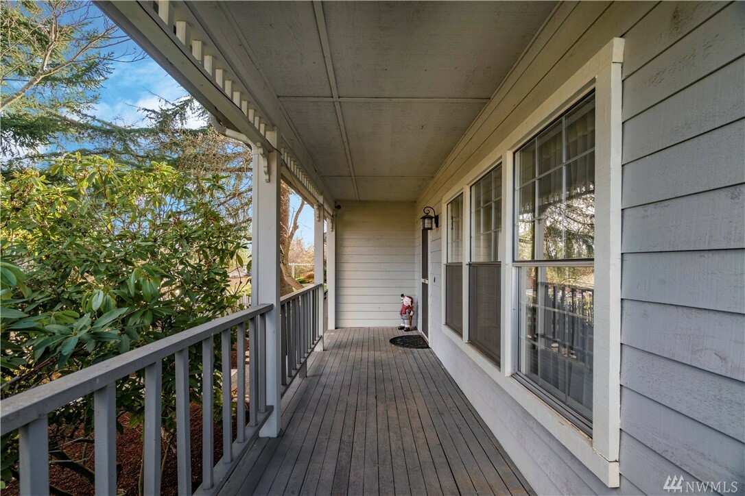 Property Photo: 2305 SW 349th Place WA 98023