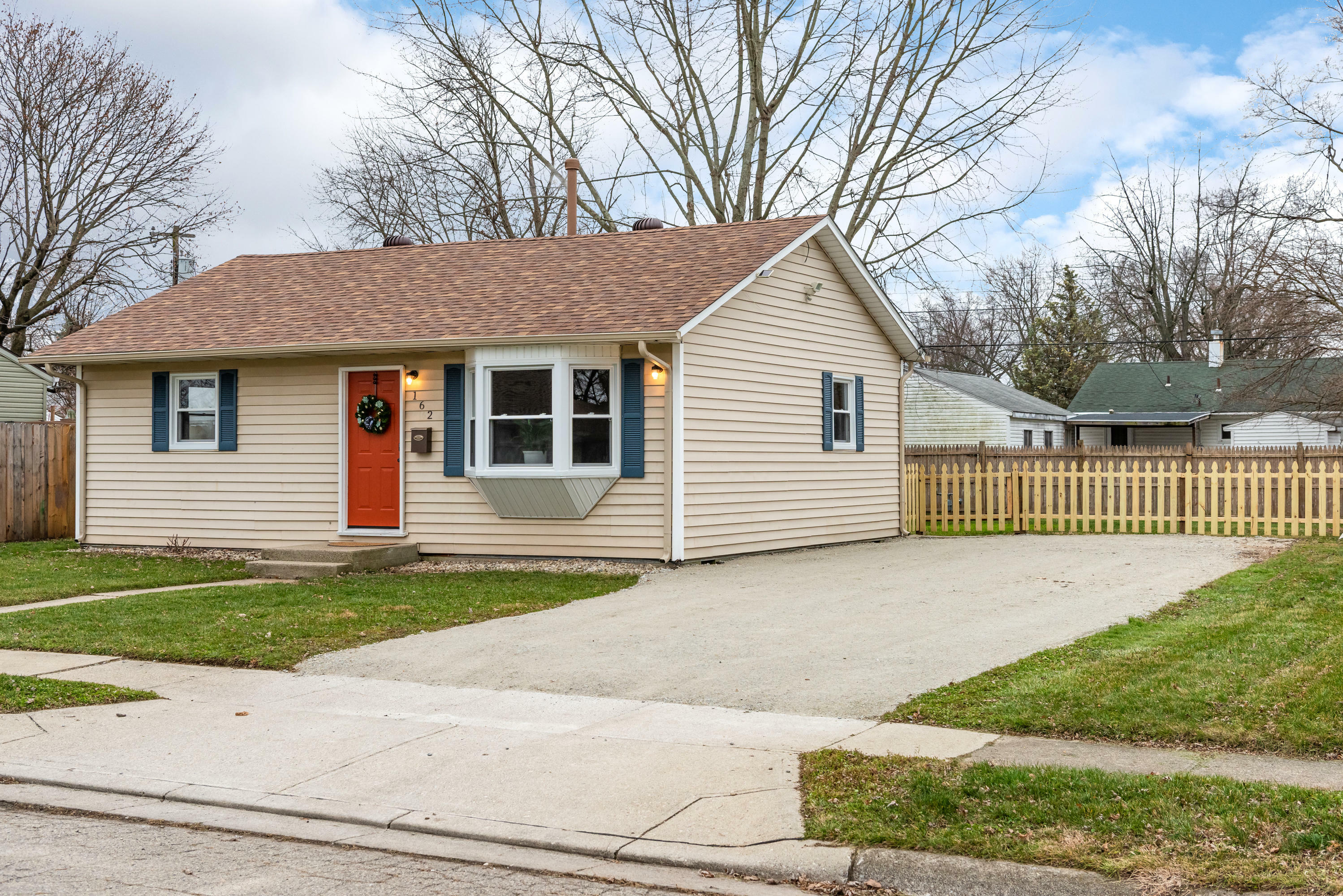 162 N Diana Lane  Fairborn OH 45324 photo