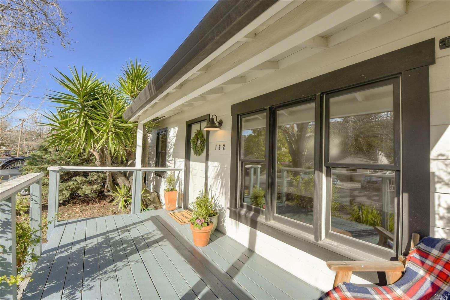 Property Photo:  162 Solano Street  CA 94901 