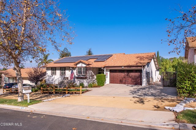 Property Photo:  1177 Nonchalant Drive  CA 93065 