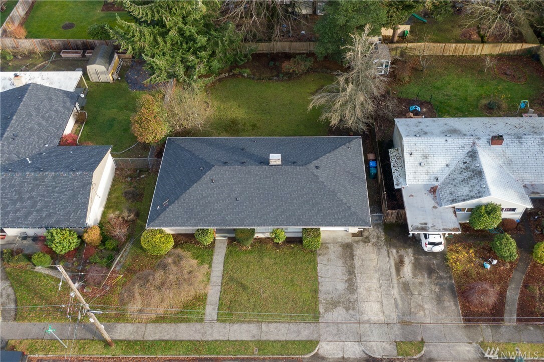 Property Photo:  915 N Villard St  WA 98406 