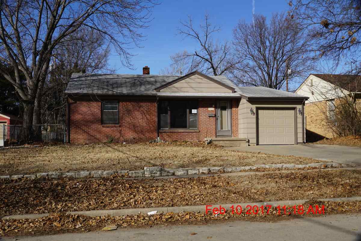 Property Photo:  1945 S Old Manor  KS 67218 