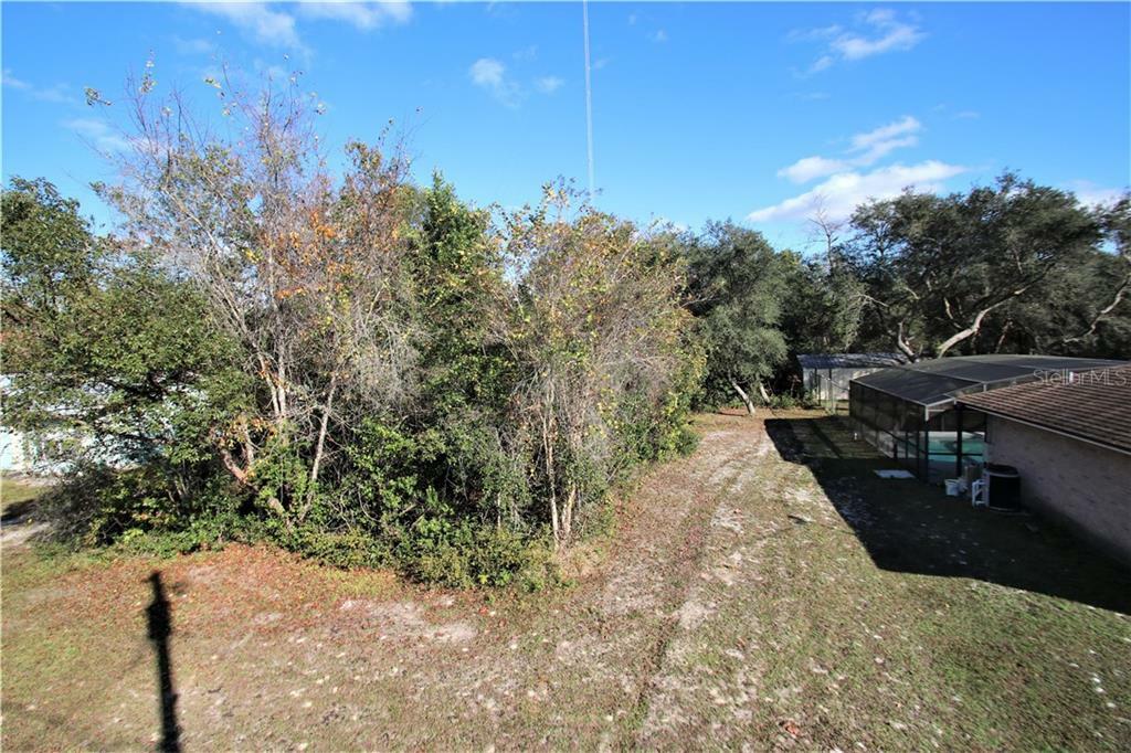 Property Photo:  733 Park Ave  FL 32763 