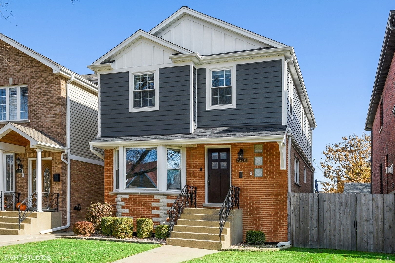 Property Photo: 7307 N Oleander Avenue IL 60631