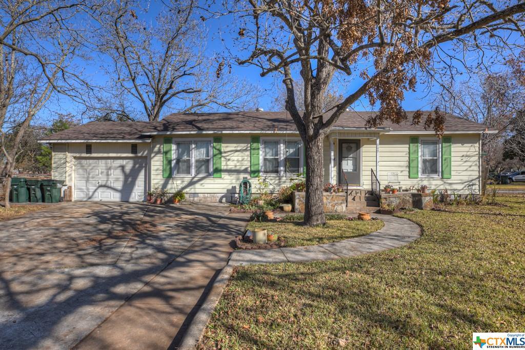 Property Photo: 909 Haynes Street TX 78666