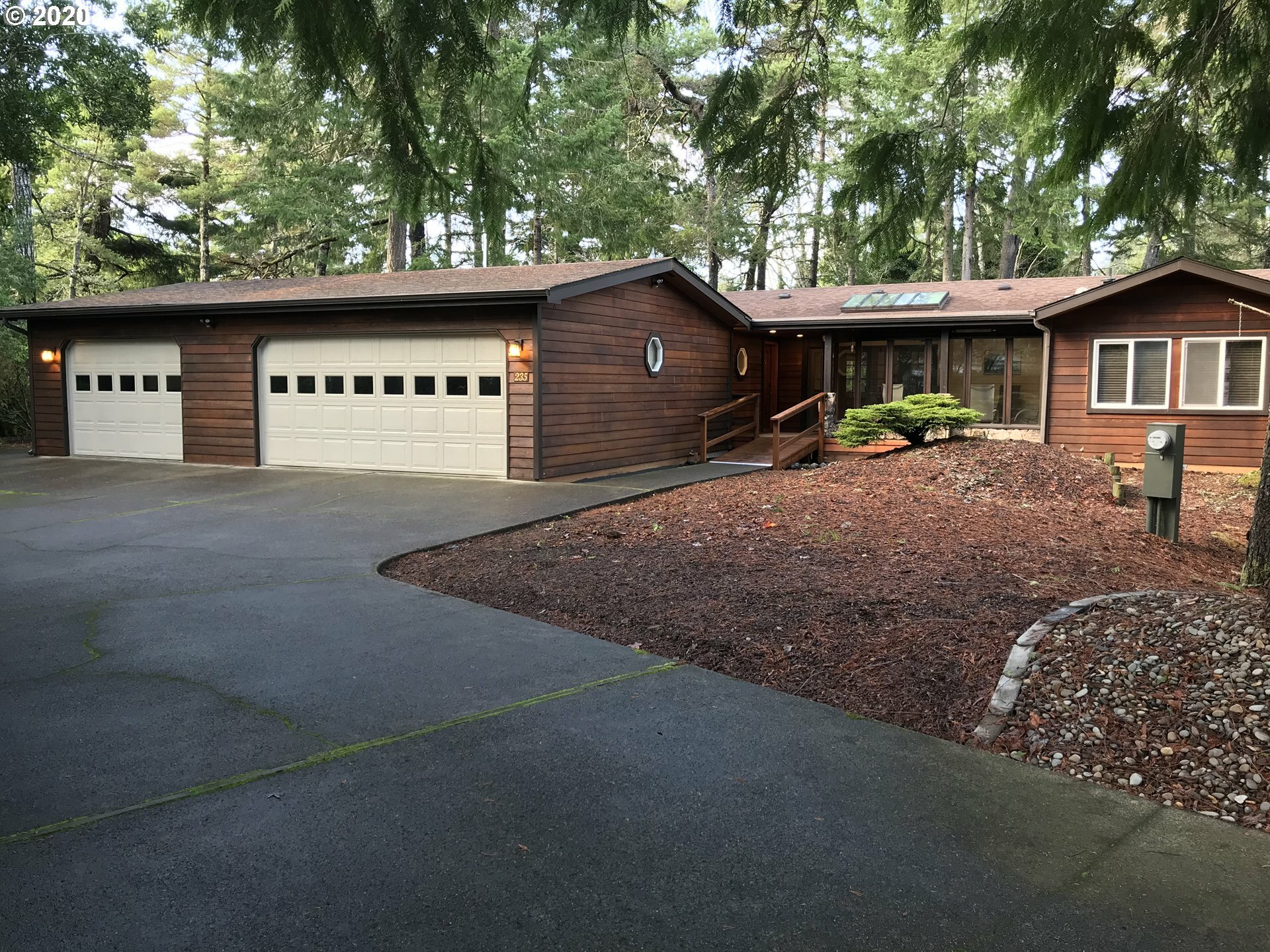 Property Photo:  235 Munsel Creek Loop  OR 97439 