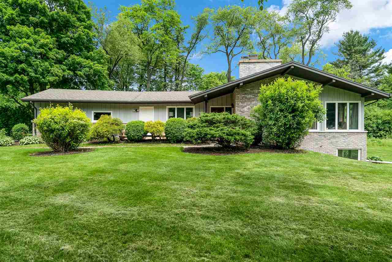 Property Photo:  2031 N Mulford Road  IL 61107 