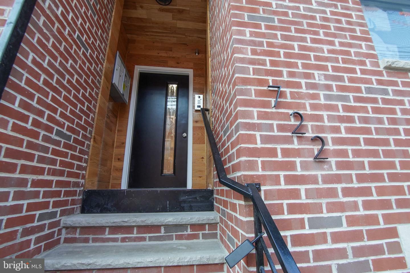 Property Photo:  722 N 16th Street 2  PA 19130 