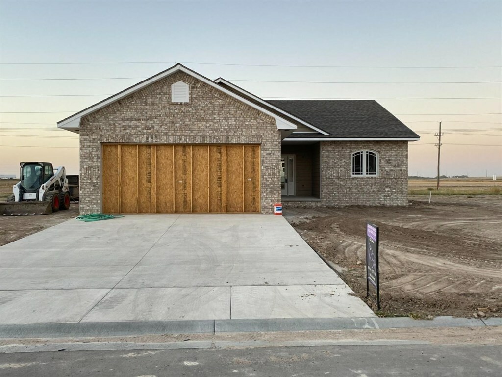 Property Photo:  4013 Hawthorne Way  KS 67846 