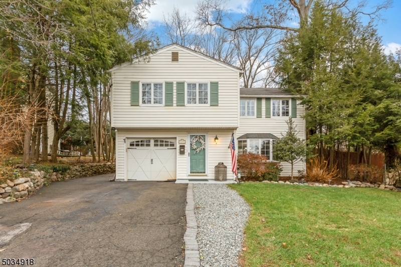 Property Photo:  27 Douglas St  NJ 07463 