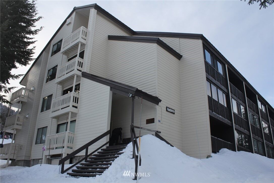 Property Photo:  223 Hyak Drive E 648  WA 98068 