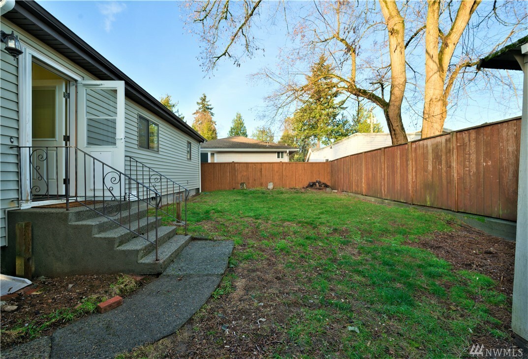 Property Photo:  11550 16th Ave NE  WA 98125 