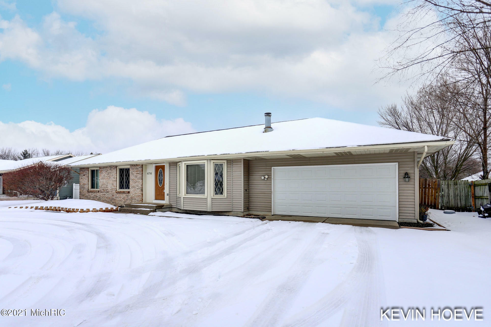 8716 Cottonwood Drive  Jenison MI 49428 photo