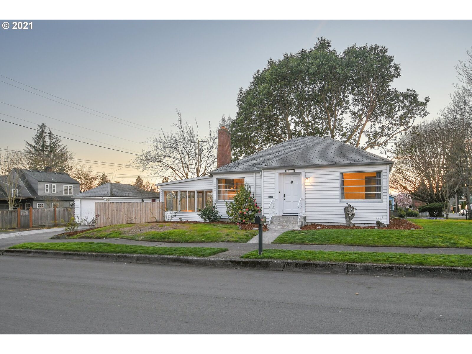 Property Photo:  3014 Washington St  WA 98660 