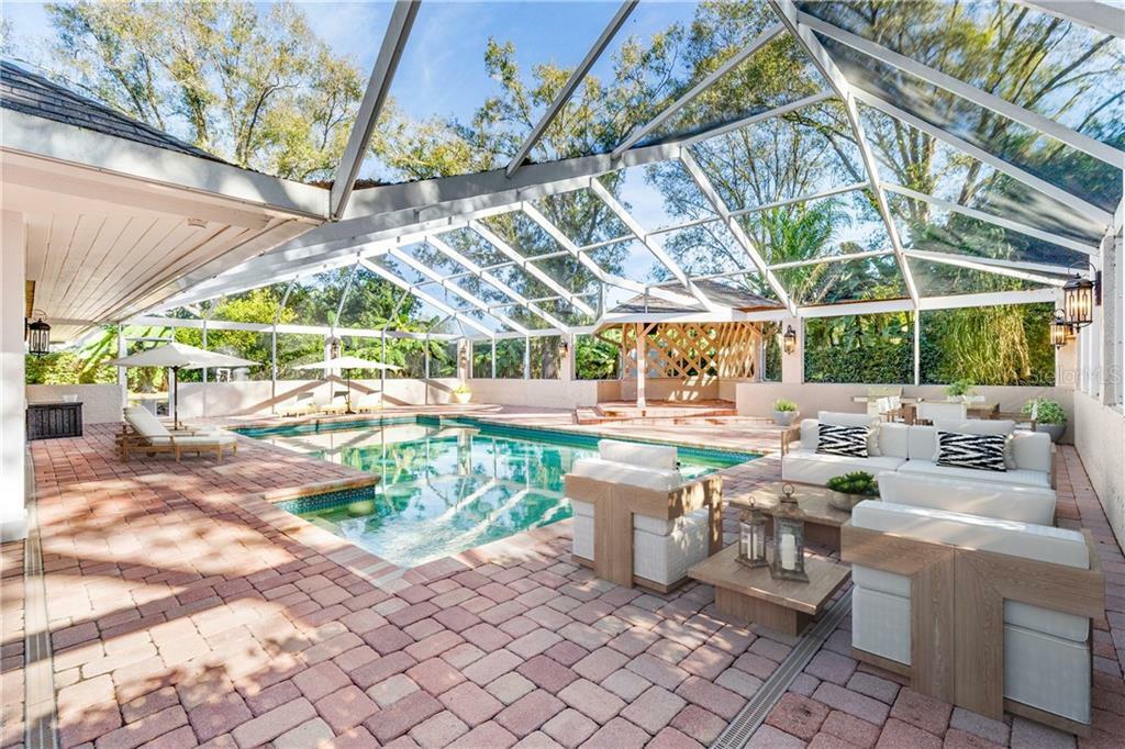 Property Photo:  16301 Avila Boulevard  FL 33613 