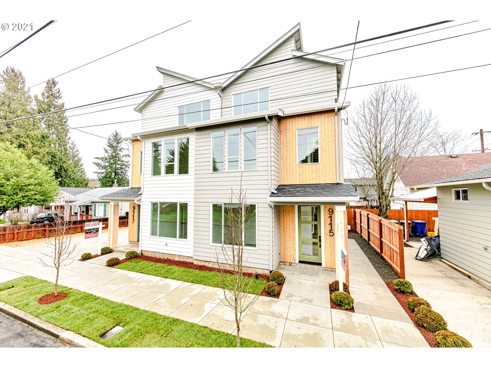 Property Photo:  9115 N Hudson St  OR 97203 