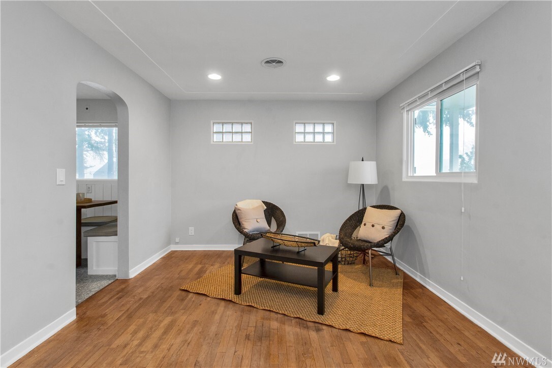 Property Photo:  1514 8th Ave SW  WA 98502 