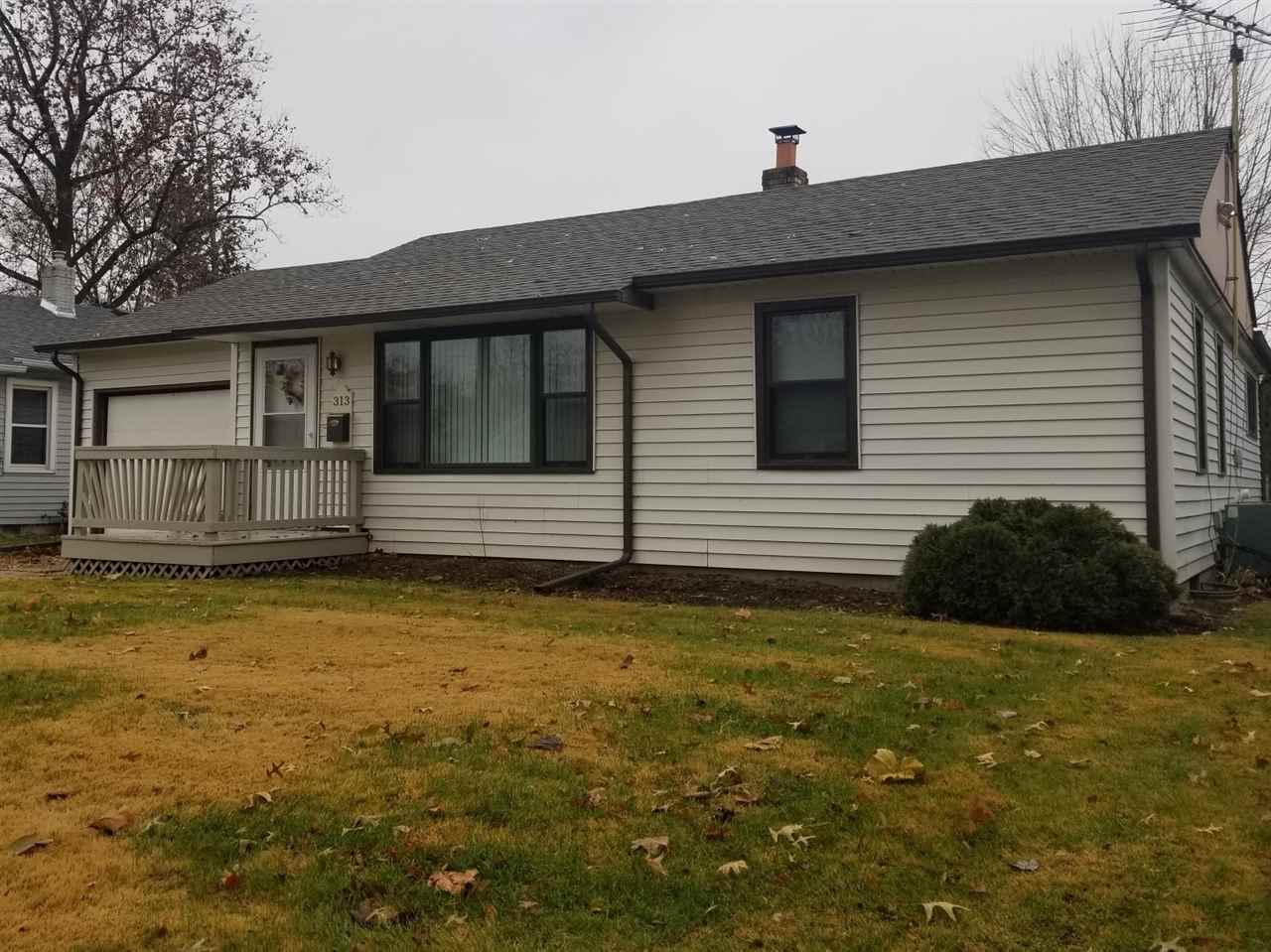 Property Photo:  313 Pearl Avenue  IL 61111 