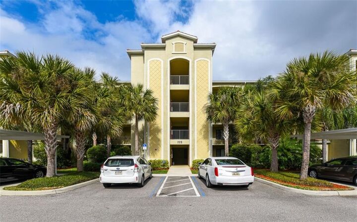 Property Photo:  7015 River Hammock Drive 106  FL 34212 