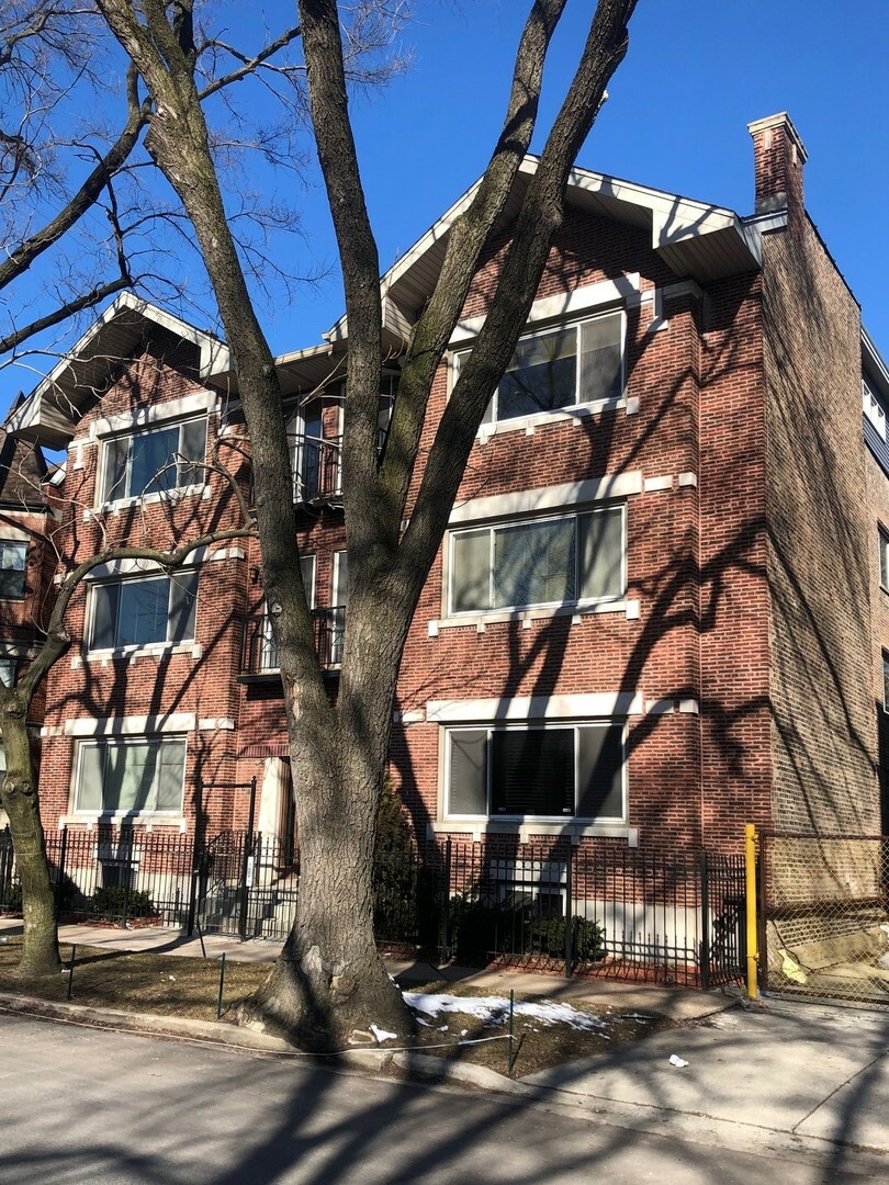 844 E 40th Street 1E  Chicago IL 60653 photo