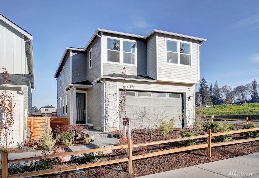 Property Photo:  19214 133rd St E  WA 98391 