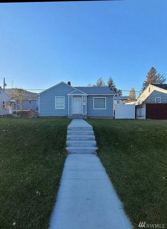 Property Photo: 225 SW F St WA 98823