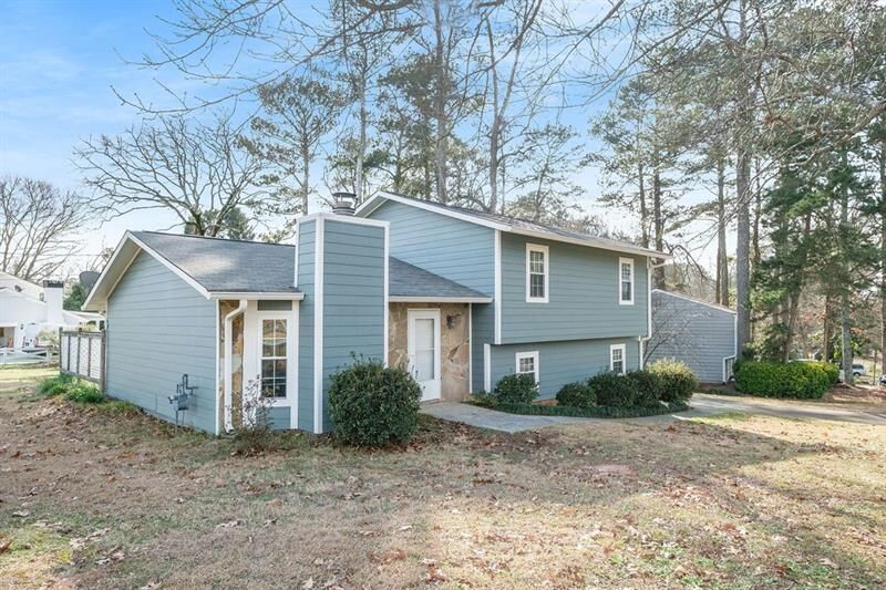 Property Photo: 3304 Dearwood Drive SW GA 30047
