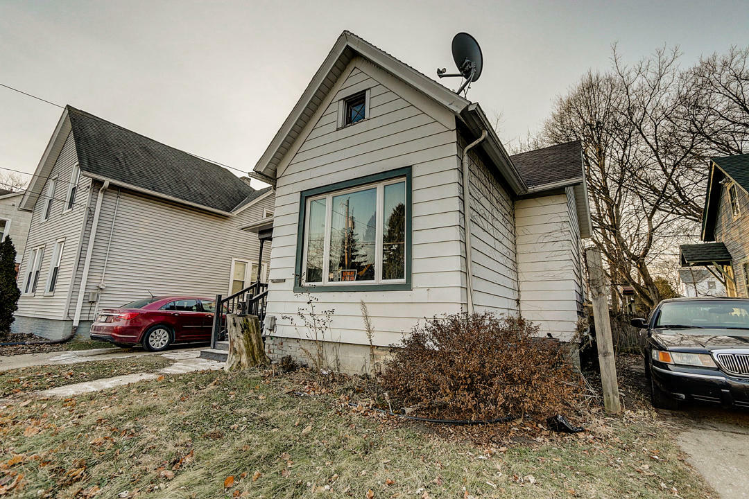 Property Photo:  1814 Lasalle St  WI 53402 