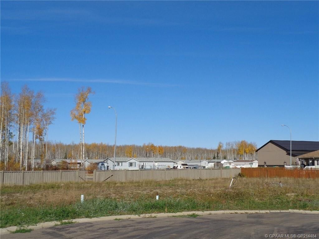 Property Photo: 9 Bear Creek Drive AB T0H 1Z0