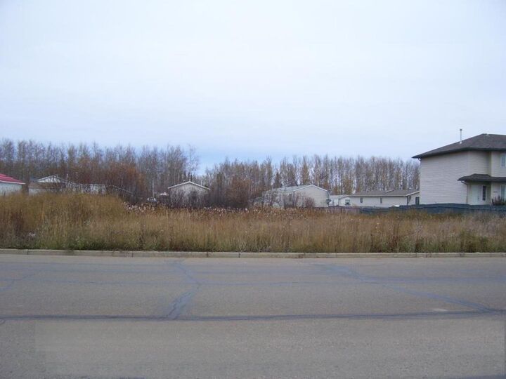 10820 100 Avenue — photo 1