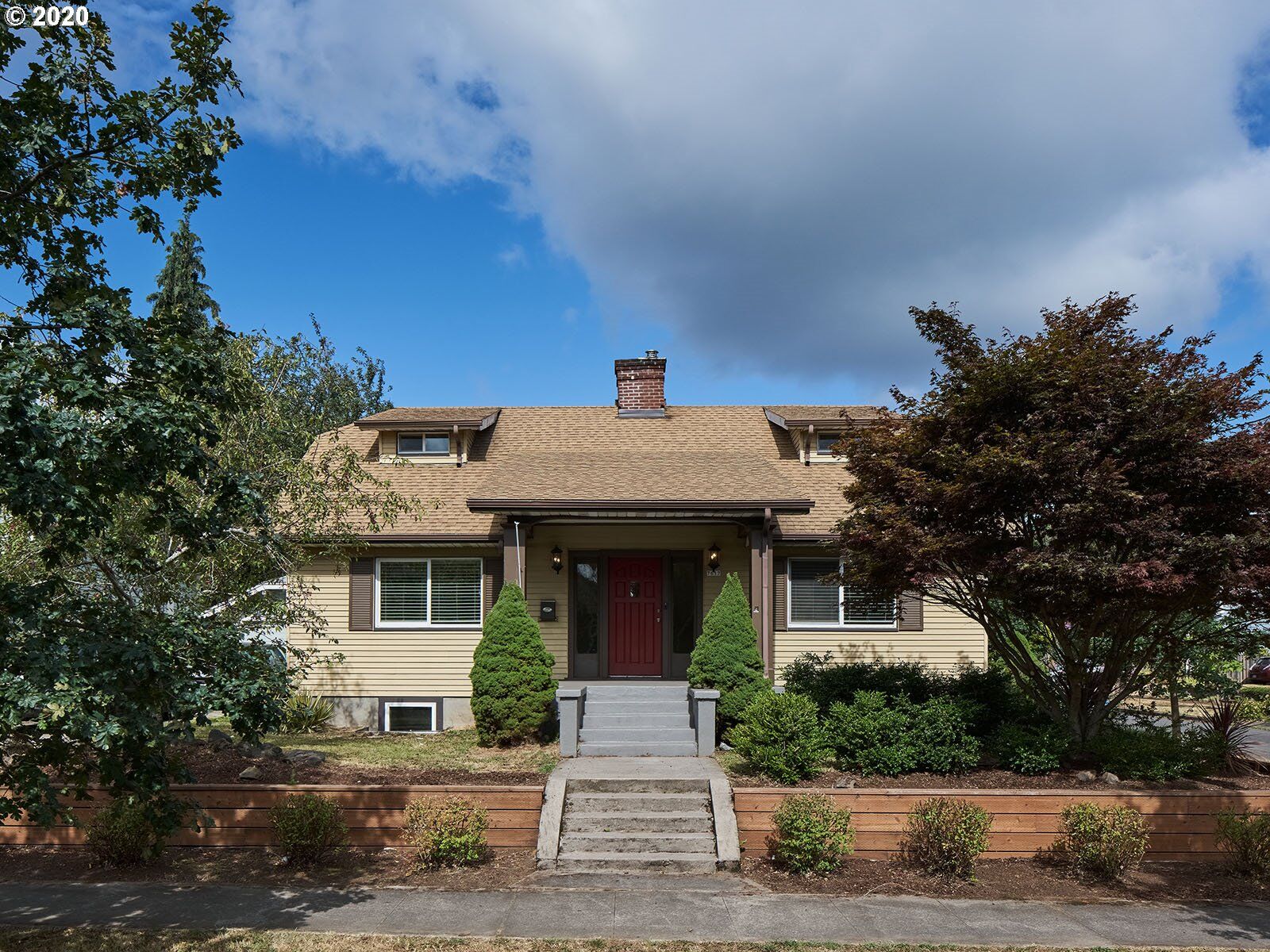 Property Photo: 7617 N McKenna Ave OR 97203