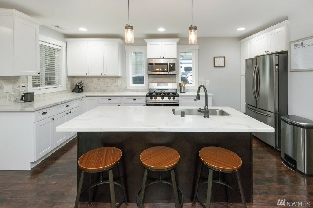 Property Photo: 118 Alameda Ave WA 98466