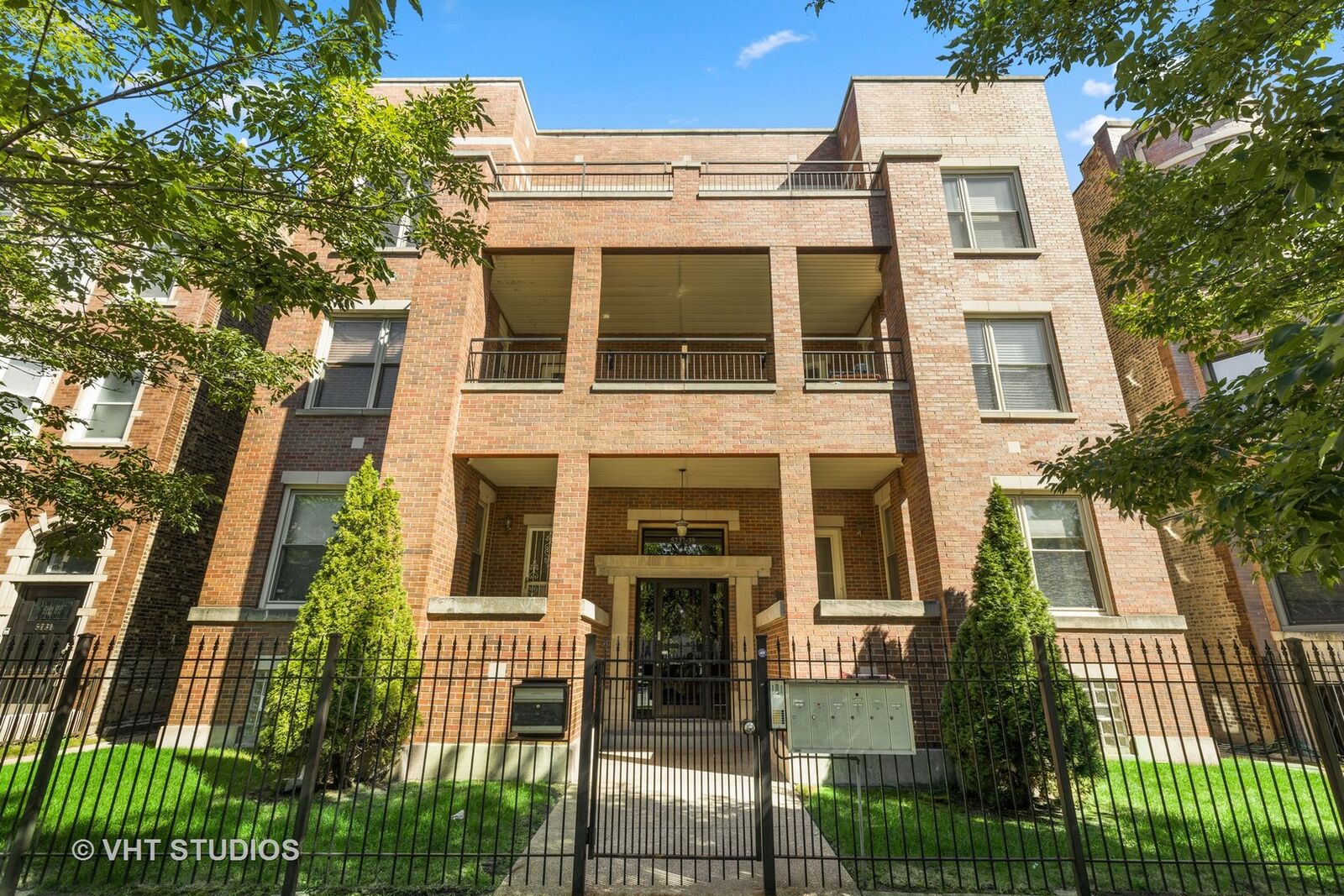 Property Photo:  5739 S Michigan Avenue 1S  IL 60637 