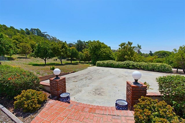 Property Photo:  1575 Wilshire Road  CA 92028 