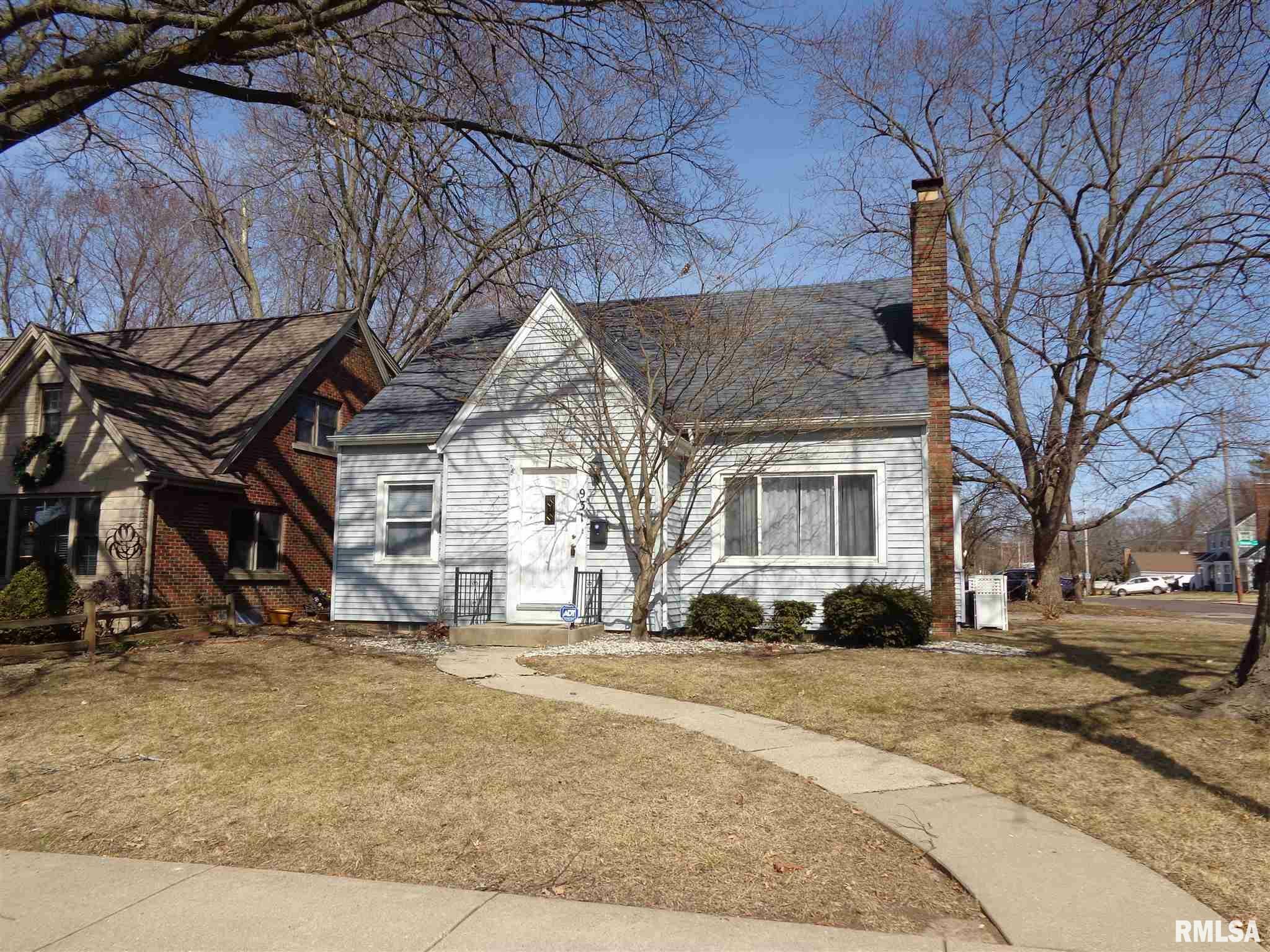 Property Photo:  931 E Richwoods  IL 61603 