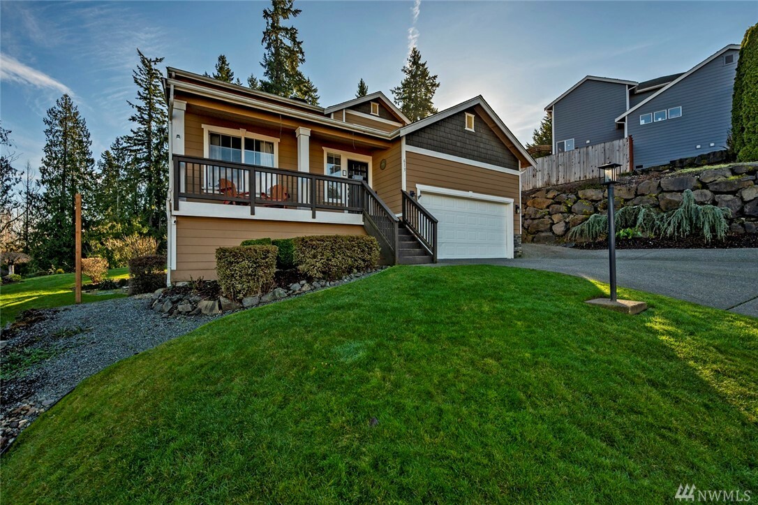 Property Photo:  613 122nd Av Ct E  WA 98372 