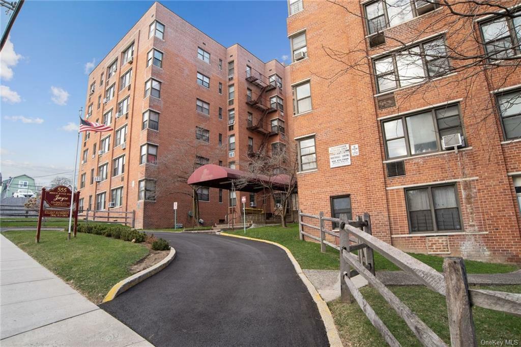 555 Bronx River Road 5C  Yonkers NY 10704 photo