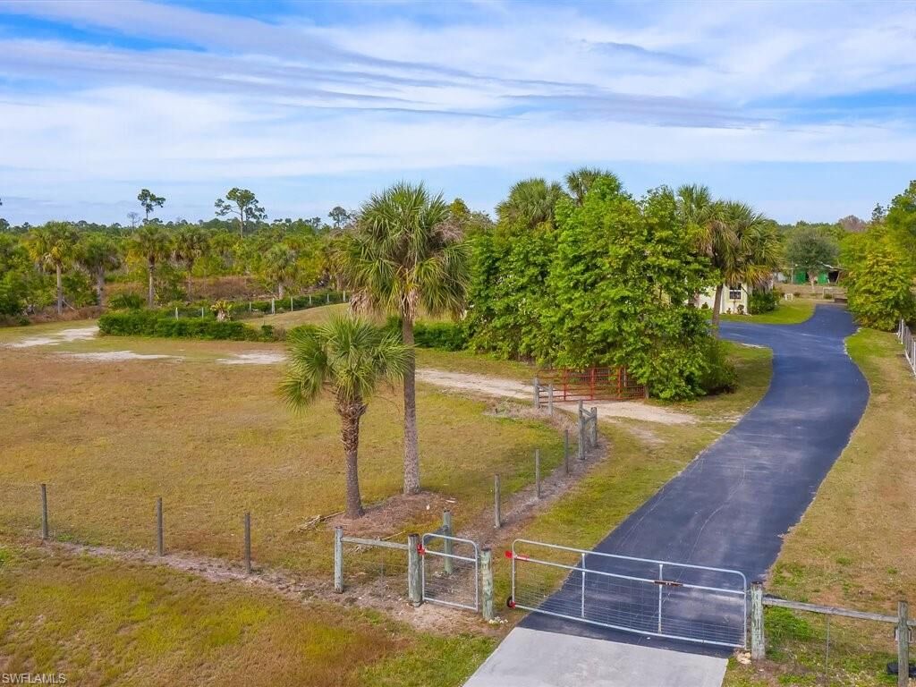 Property Photo:  2565 18th Ave SE  FL 34117 