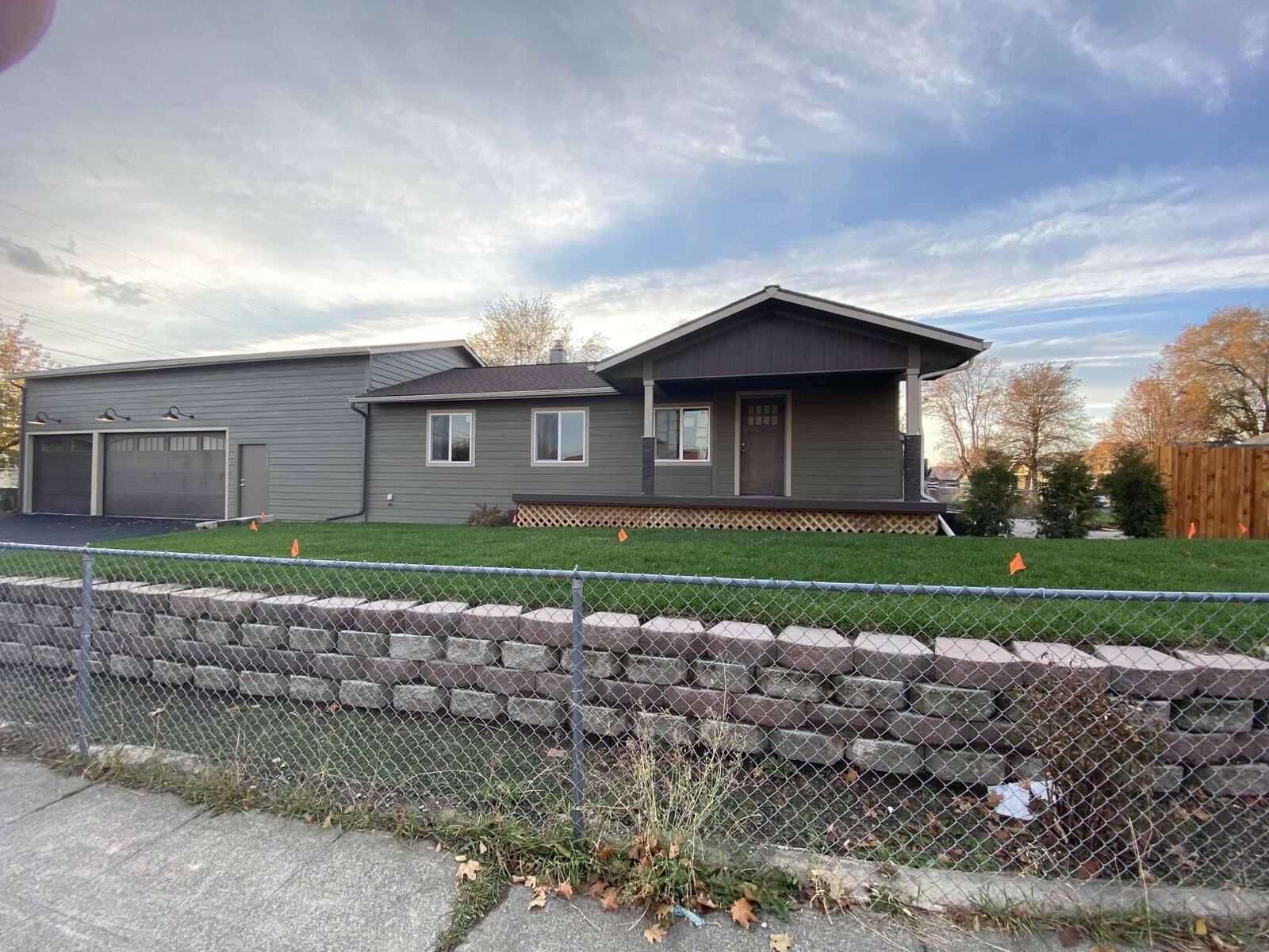 Property Photo:  4449 N Lidgerwood St  WA 99207-1510 