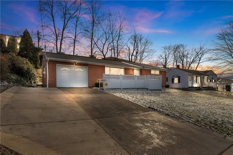 Property Photo: 331 Mount Vernon Dr PA 16117