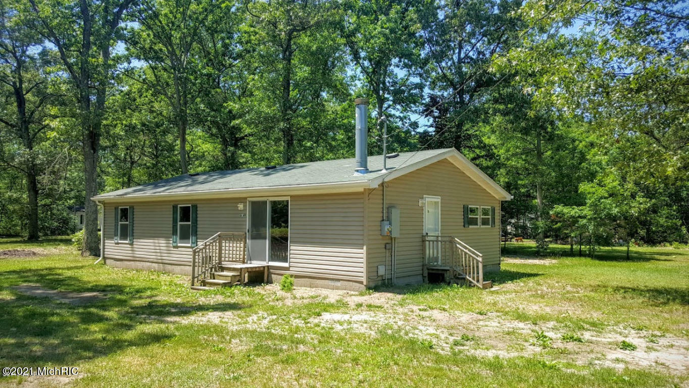 6249 Clover Road  Twin Lake MI 49457 photo