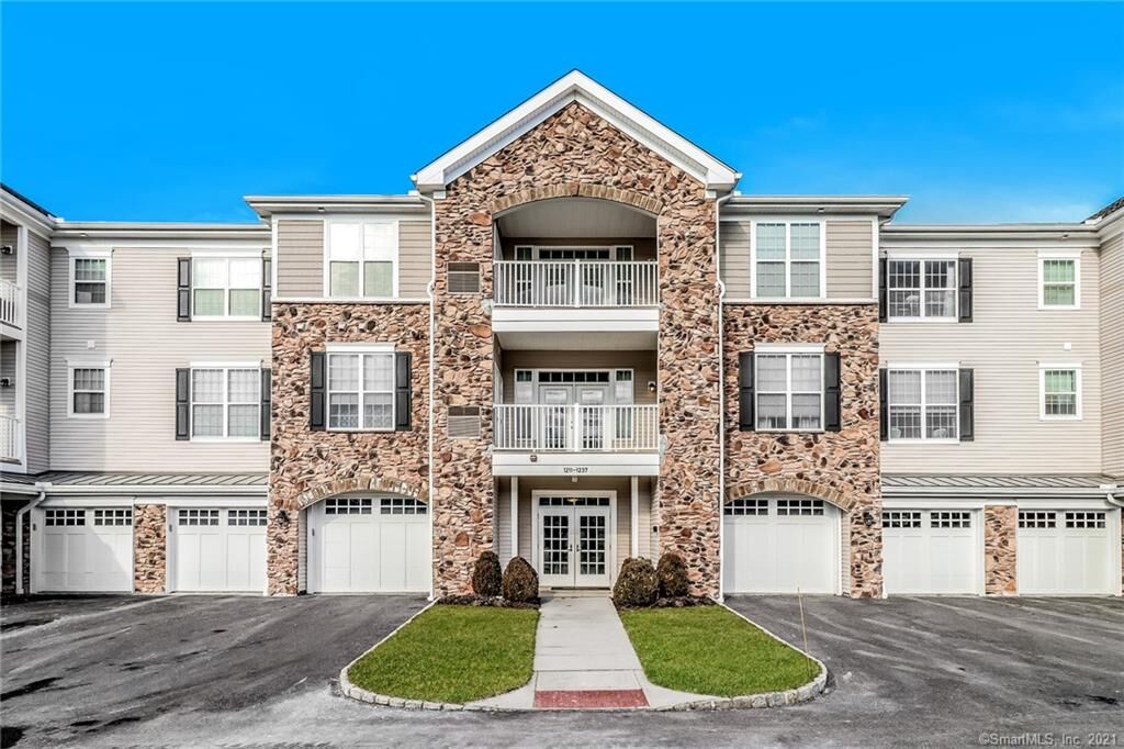 Property Photo:  1224 Brookside Court 1224  CT 06470 