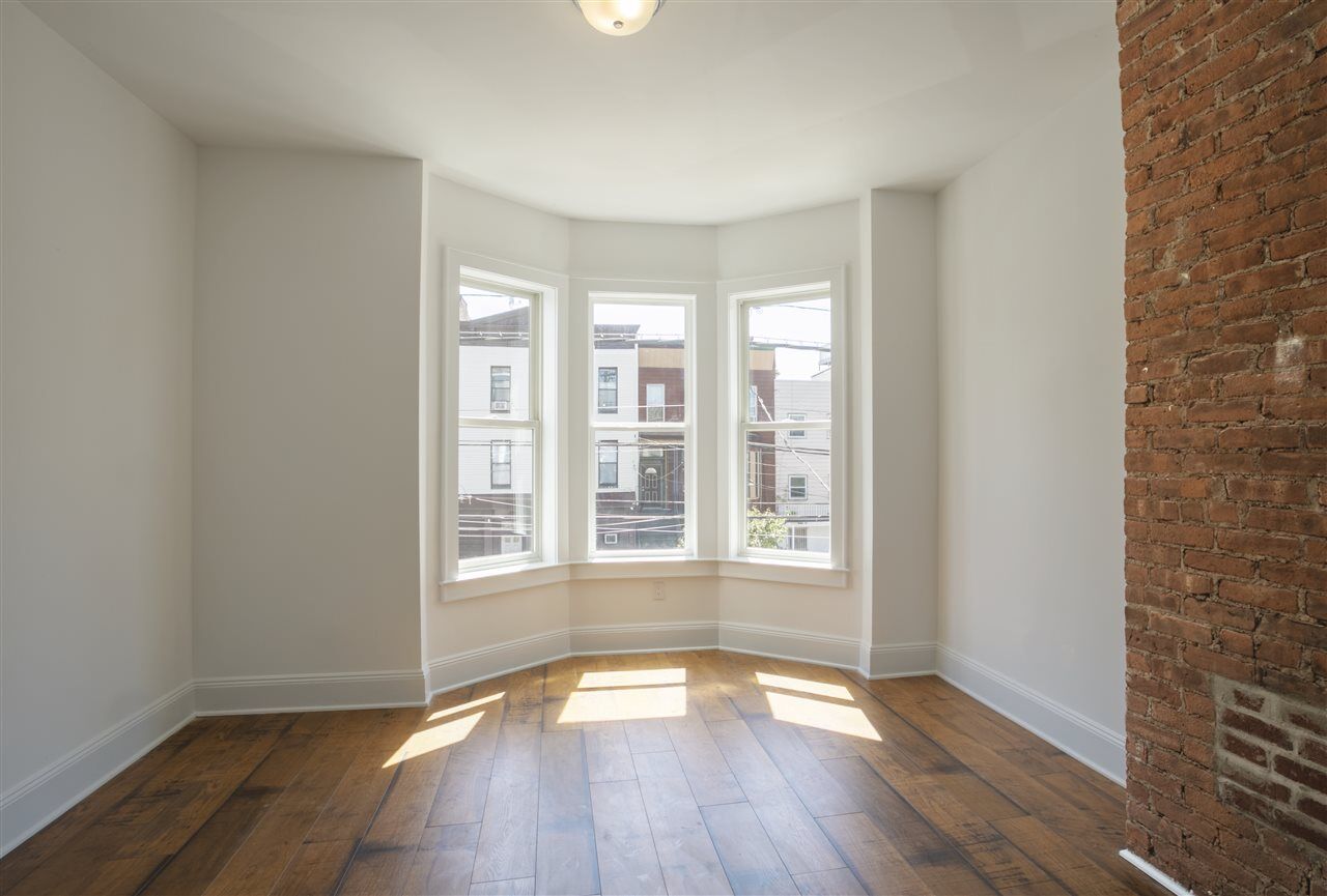 Property Photo:  539 Palisade Ave 2L  NJ 07307 