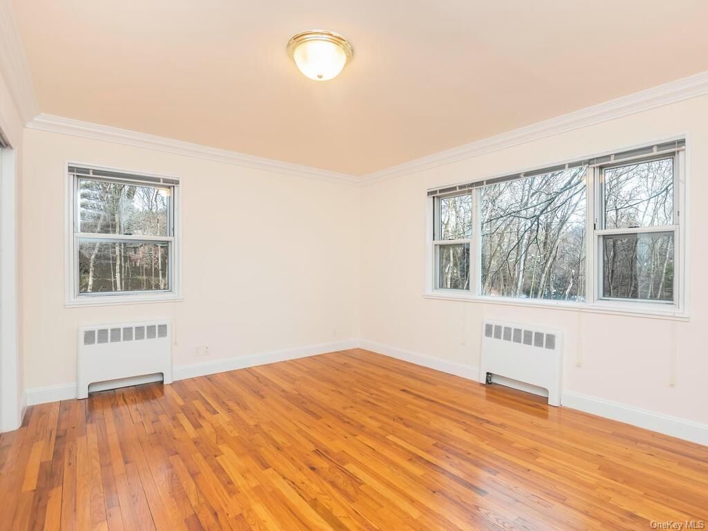 Property Photo:  35 S Broadway N9  NY 10533 
