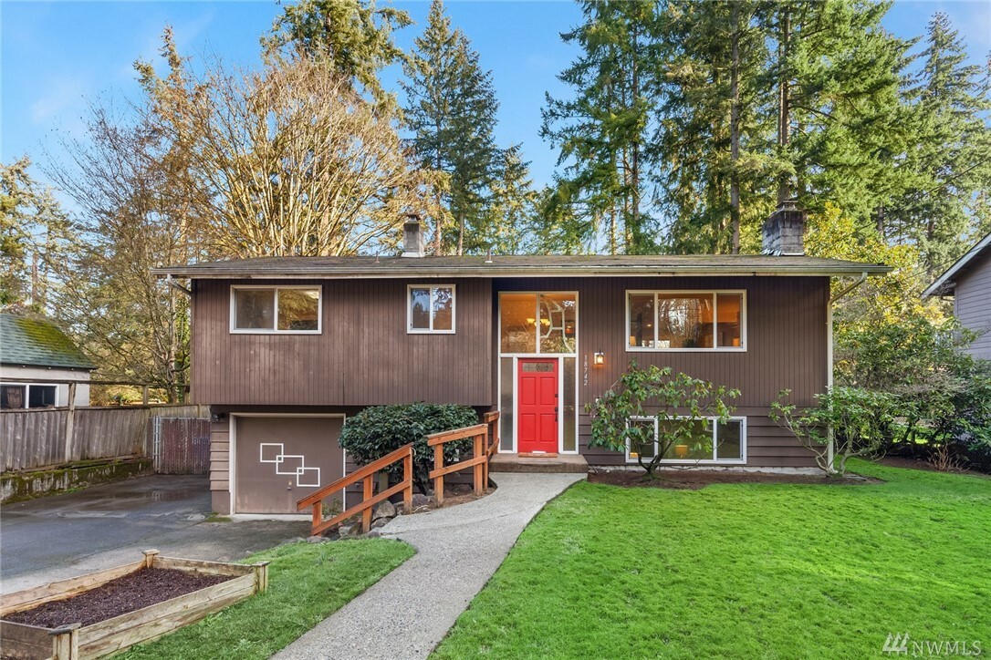 18742 30th Ave NE  Lake Forest Park WA 98155 photo