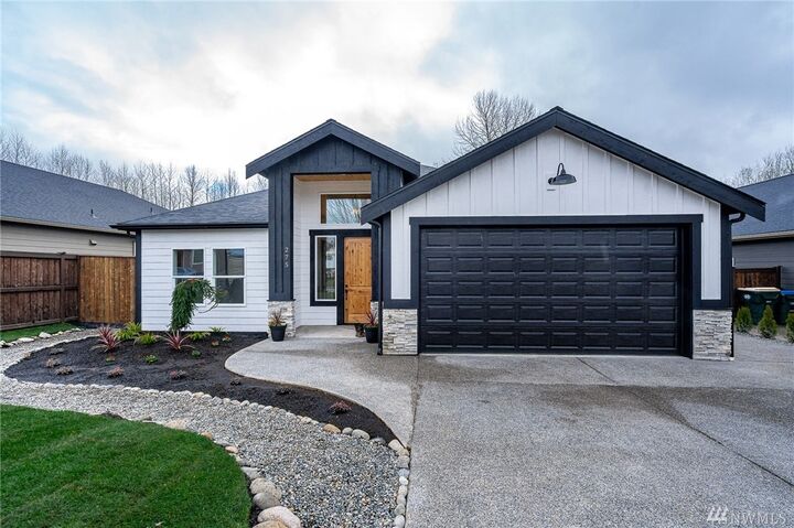 Property Photo: 275 Parkside Lp WA 98532